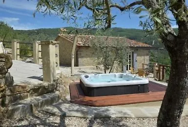 Fonte Comelia Villa