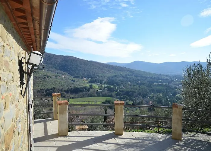 Fonte Comelia Кортона