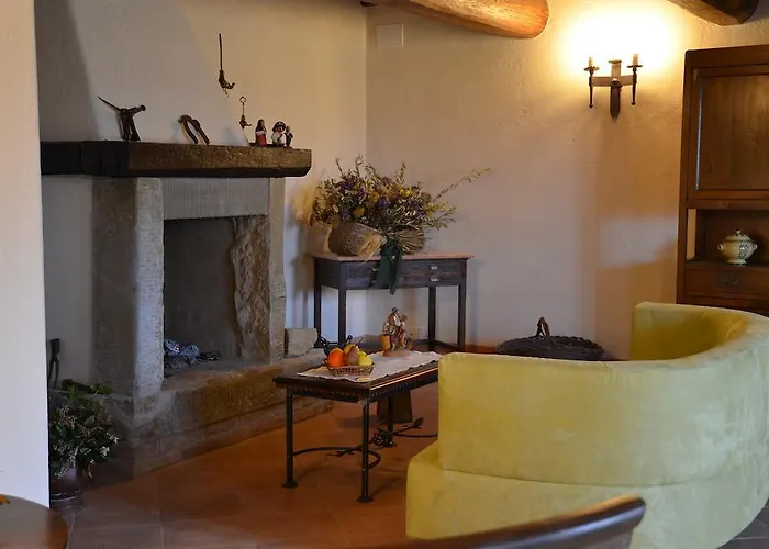 Fonte Comelia Кортона